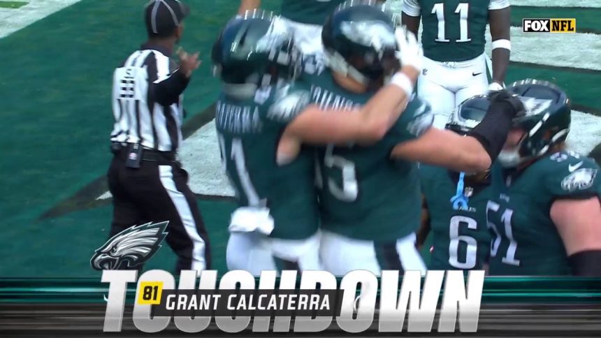 Jalen Hurts finds Grant Calcaterra on 4-yard touchdown to give Eagles 22-16 lead over Panthers