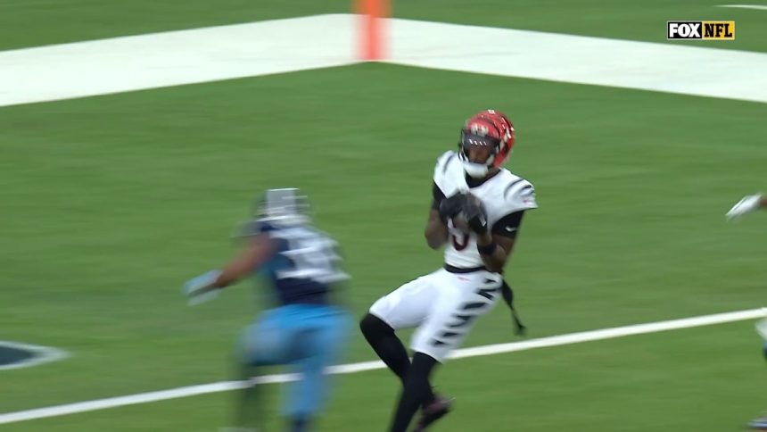 Joe Burrow finds Tee Higgins for a 37-yard TD to give Bengals lead over Titans going into halftime