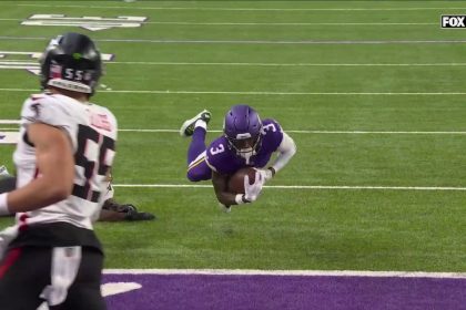 Jordan Addison HAULS IN HIS THIRD TD of the game in Vikings' 42-21 win over Falcons