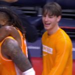 Jordan Gainey's coast-to-coast game-winner secures No. 1 Tennessee's 66-64 win over Illinois