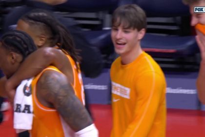 Jordan Gainey's coast-to-coast game-winner secures No. 1 Tennessee's 66-64 win over Illinois