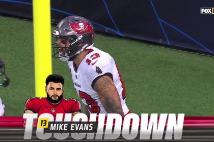 Mike Evans' second touchdown gives Buccaneers 30-17 lead over Chargers