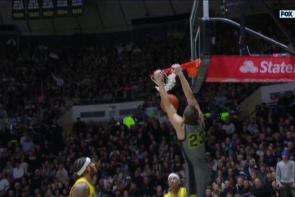 Camden Heide throws down MASSIVE alley-oop in transition, extending Purdue's lead vs. Michigan