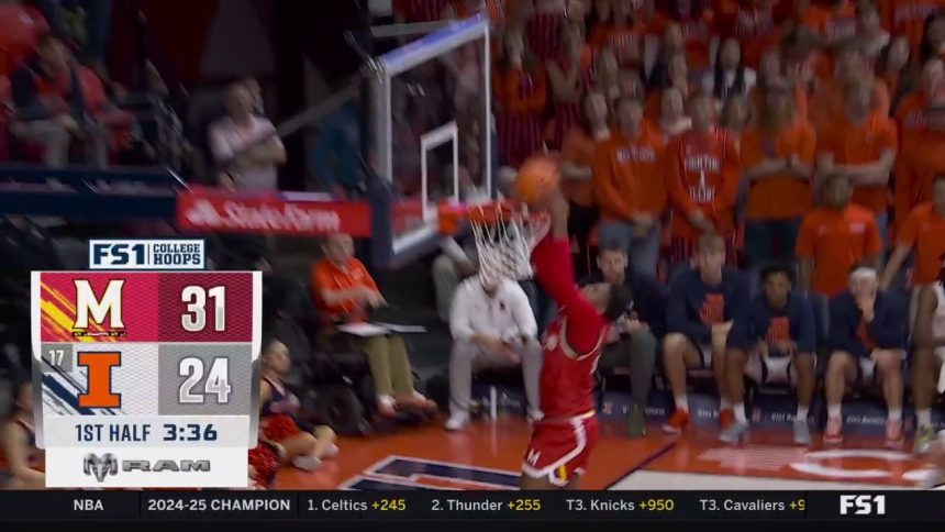 Derik Queen forces a miss then throws down a dunk on the other end, extending Maryland's lead vs. Illinois