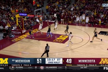 Minnesota caps off 10-0 run against Michigan to even the score following Dawson Garcia's fast break bucket