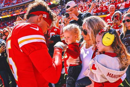 Patrick, Brittany Mahomes welcome daughter Golden Raye, as promised, during Chiefs' bye