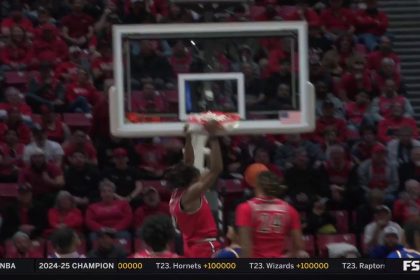 San Diego State's Pharaoh Compton throws down thunderous alley-oop jam to narrow deficit vs. San Jose State