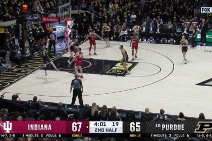 Braden Smith knocks down TOUGH jump shot to help Purdue even score against Indiana