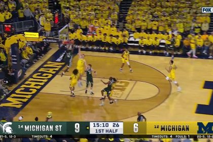 Coen Carr throws down vicious alley-oop on fastbreak, extending Michigan State's lead vs. Michigan