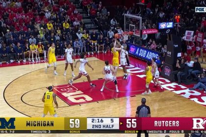 Danny Wolf scores layup off nice dish from Nimari Burnett to secure Michigan's 66-63 win over Rutgers