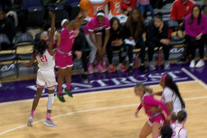 Maryland's Sarah Te-Biasu sinks 3-pointer to extend lead against Northwestern