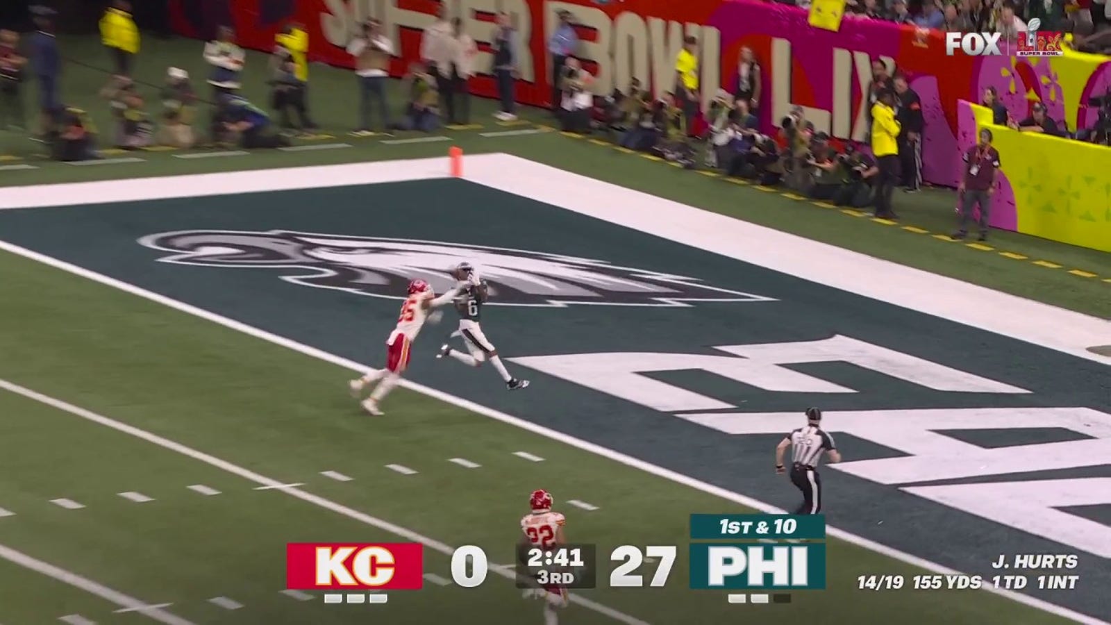 Jalen Hurts connects with DeVonta Smith for a 46-yard TD, extending Eagles' lead vs. Chiefs in Super Bowl LIX