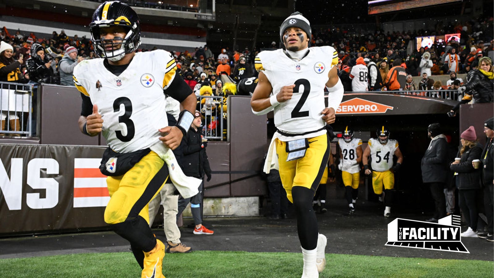 Should the Steelers bring back Russell Wilson or Justin Fields?