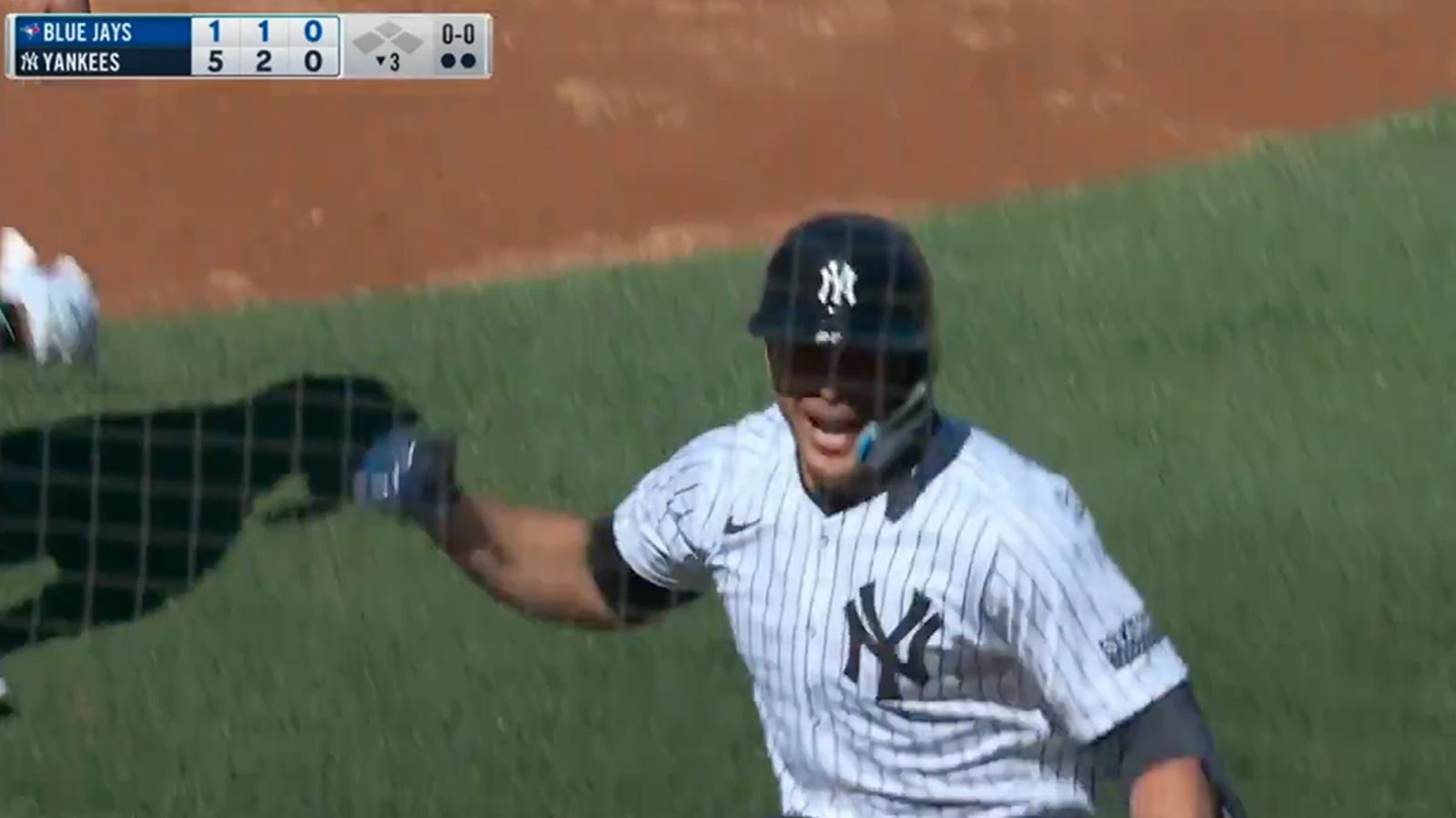 Yankees' Giancarlo Stanton blasts a grand slam vs. Blue Jays