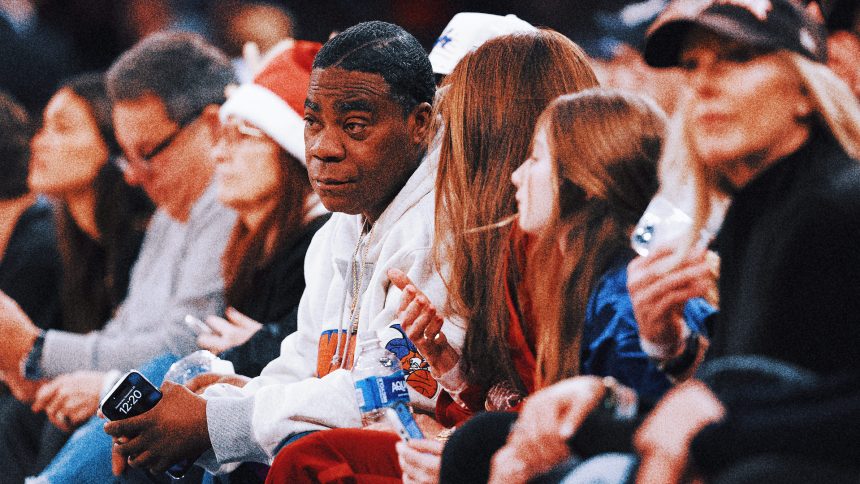 Actor and comedian Tracy Morgan gets sick at Knicks game, delays action