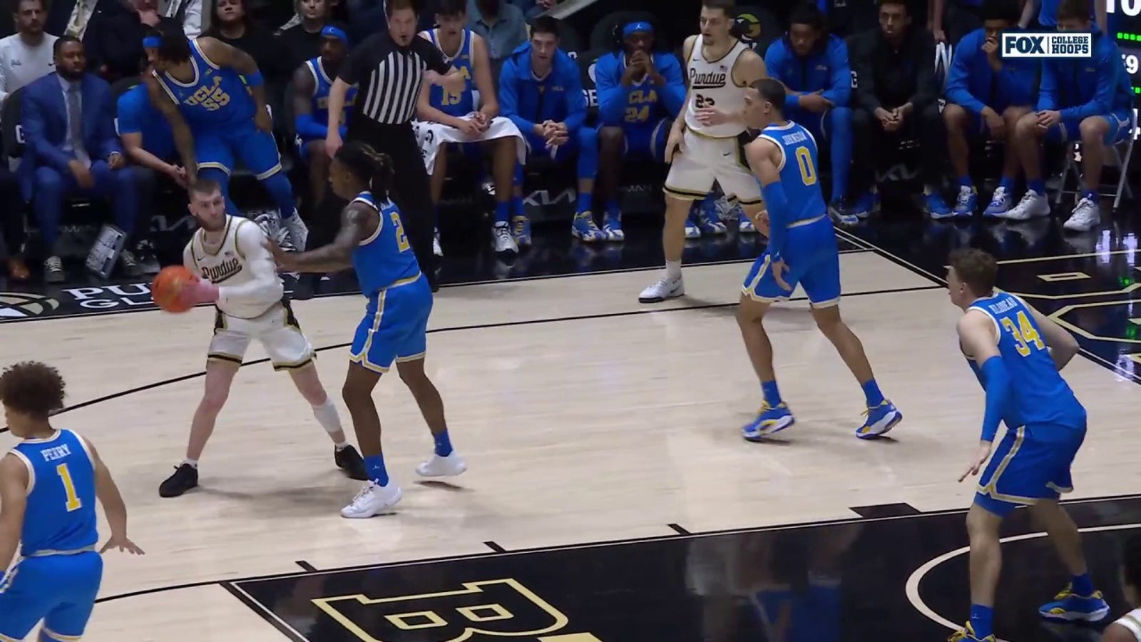 Braden Smith finds Myles Colvin for the assist, becoming Purdue's all-time leader in assists