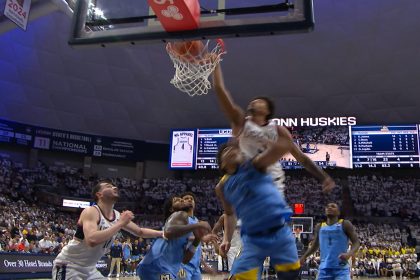 UConn's Jaylin Stewart makes thunderous put-back slam dunk to trim deficit against Marquette