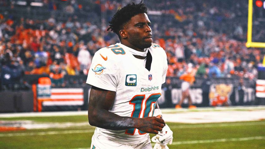 Dolphins' Tyreek Hill and wife were involved in a domestic dispute, police say