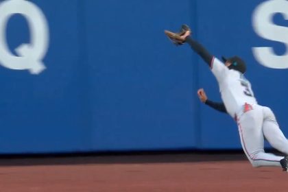 Marlins' Derek Hill makes a RIDICULOUS diving grab vs. Mets