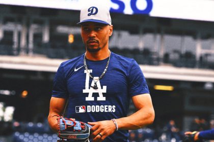 Dodgers' Mookie Betts is day-to-day after injuring his left toe in mishap