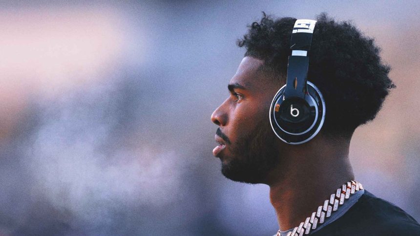 Draft-day prank calls: How NFL teams collect player info for the big moment