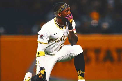 Fan falls from 21-foot Clemente Wall at PNC Park during Cubs-Pirates game