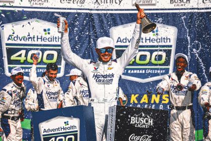 No sweat: Kyle Larson dominates Kansas as he pivots to Indy 500 ride