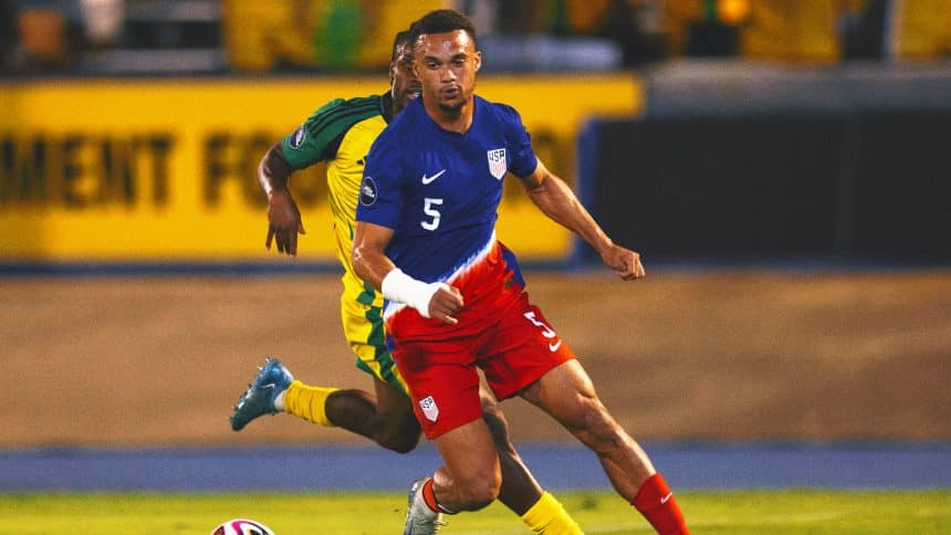 USMNT's Antonee Robinson undergoes knee surgery, will return at start of 2025-26