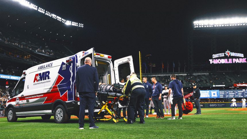 Yankees 3B Oswaldo Cabrera exits game in ambulance following awkward home plate slide