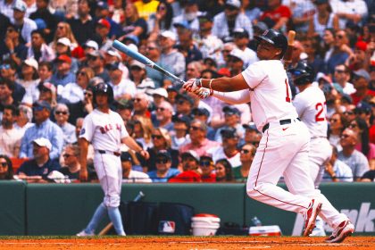 Last Night in Baseball: Devers says goodbye with a homer, Red Sox sweep Yankees