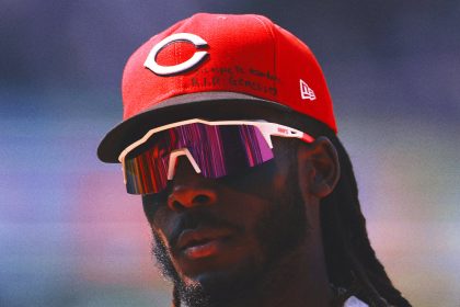 Reds star Elly De La Cruz homers after learning of death of his sister