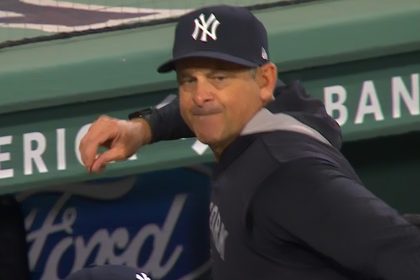 Yankees' manager Aaron Boone throws gum on field and gets ejected from game vs. Red Sox