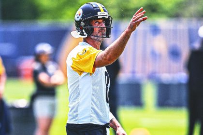 Aaron Rodgers' Training Camp in Pittsburgh Starts With Pick, Careful Optimism