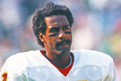 Commanders Retiring Hall of Fame Receiver Art Monk's No. 81