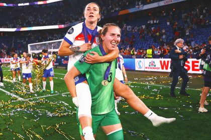 'I'm Going to Party': Lucy Bronze Won't Let Injury Keep Her From Celebrating Euro Title