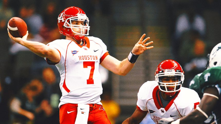 Which 10 College Football Players Have The Most Passing Yards of All Time?