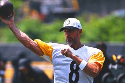 2025 NFL Odds: Public Backing Aaron Rodgers, Steelers Over 8.5; To Make Playoffs