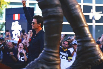 Brady In Bronze: Patriots Legend Gets 12-Foot Tall Statue, Roasts The Jets
