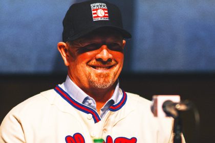 'Happy Chaos': Astros Retire Hall of Fame Reliever Billy Wagner's No. 13