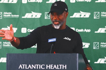 Jets HC Aaron Glenn Explains Emotional Practice: 'It hit me pretty hard'