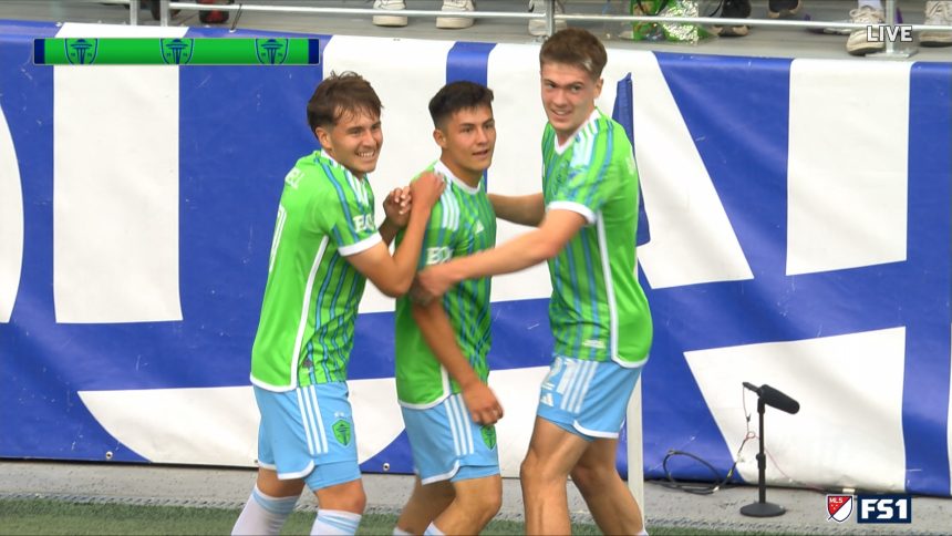 Kalani Kossa-Rienzi scores to give Sounders an early lead over Sporting Kansas City