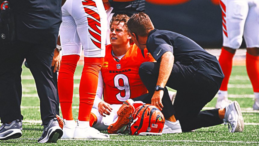 Bengals' Joe Burrow Facing Surgery, Extended Absence After Suffering Turf Toe Injury Against Jaguars