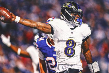 Bills Fan Who Shoved Ravens' Lamar Jackson, DeAndre Hopkins Banned Indefinitely