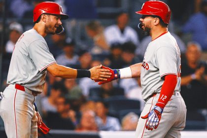 Philly Phenoms: Turner Wins NL batting title; Schwarber Tops in HRs, RBIs