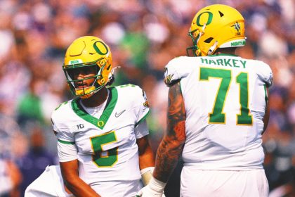 'This Team Can Make a Run': Oregon Makes Statement in Win Over Northwestern