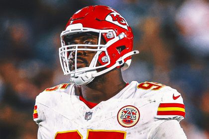 Chiefs’ Chris Jones Deactivates Social Media After Costly Mistake in Loss to Jaguars