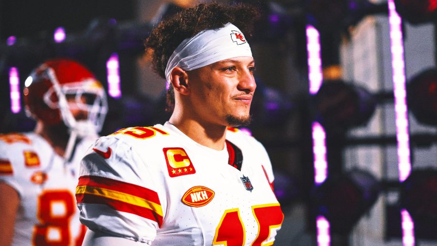 Despite Rocky Start, Books Call it 'Completely Crazy' to Count Chiefs Out