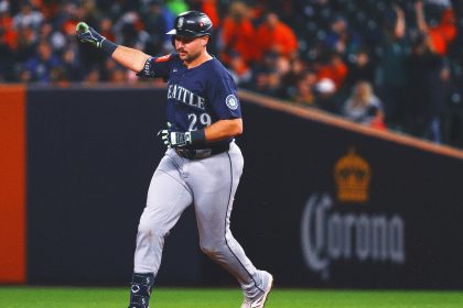 'Dump 61 Here': Fan's Shirt Predicted Where Cal Raleigh's HR Would Land