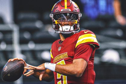 Jayden Daniels Exits Commanders vs. Cowboys With Hamstring Injury