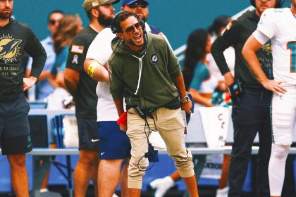 Best of Locker Room Speeches: Dolphins Party Hard, Bears' Ben Johnson Speechless